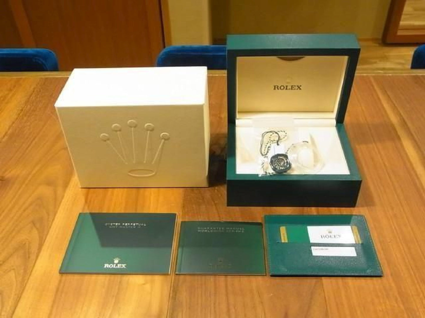 ROLEX GMT MasterII blaue schwarze Lünette 116710BLNR Oyster-Armband Schutzfolie unbenutzt Herren 191616105 hannari-shop
