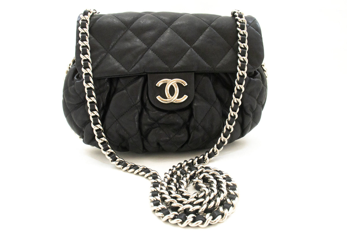 CHANEL Chain Around Schultertasche Crossbody Schwarz Kalbsleder ap9 — Vorderseite hannari-shop