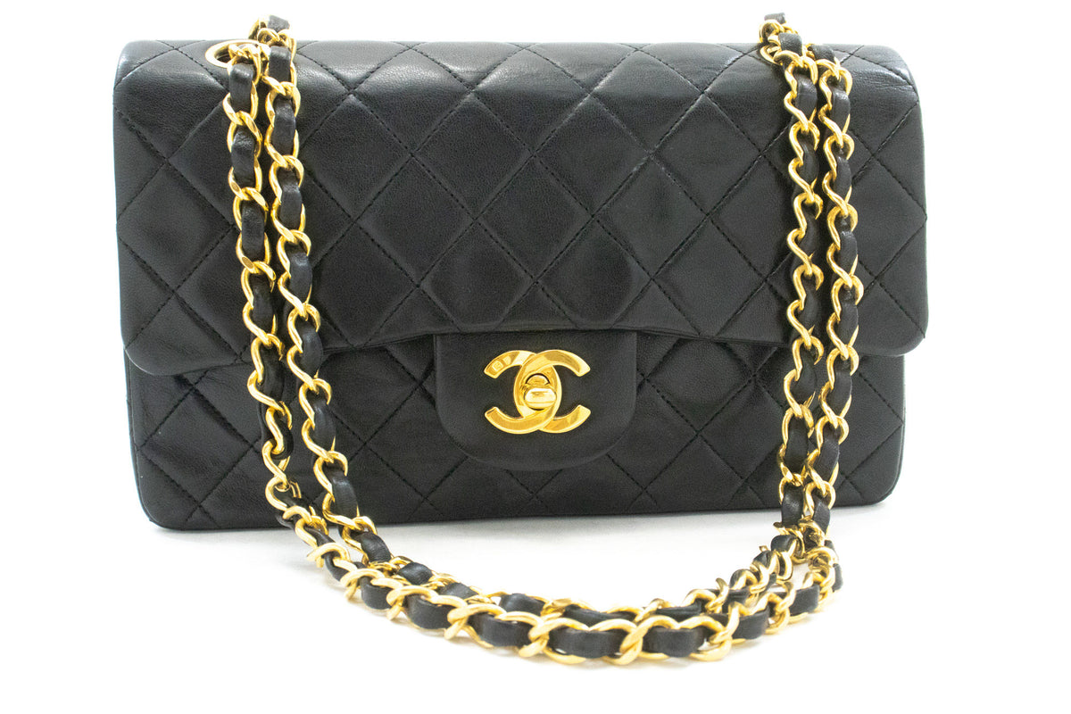 CHANEL Classic Double Flap 9" Chain Shoulder Bag Schwarzes Lammleder ap2 — Vorderseite hannari-shop