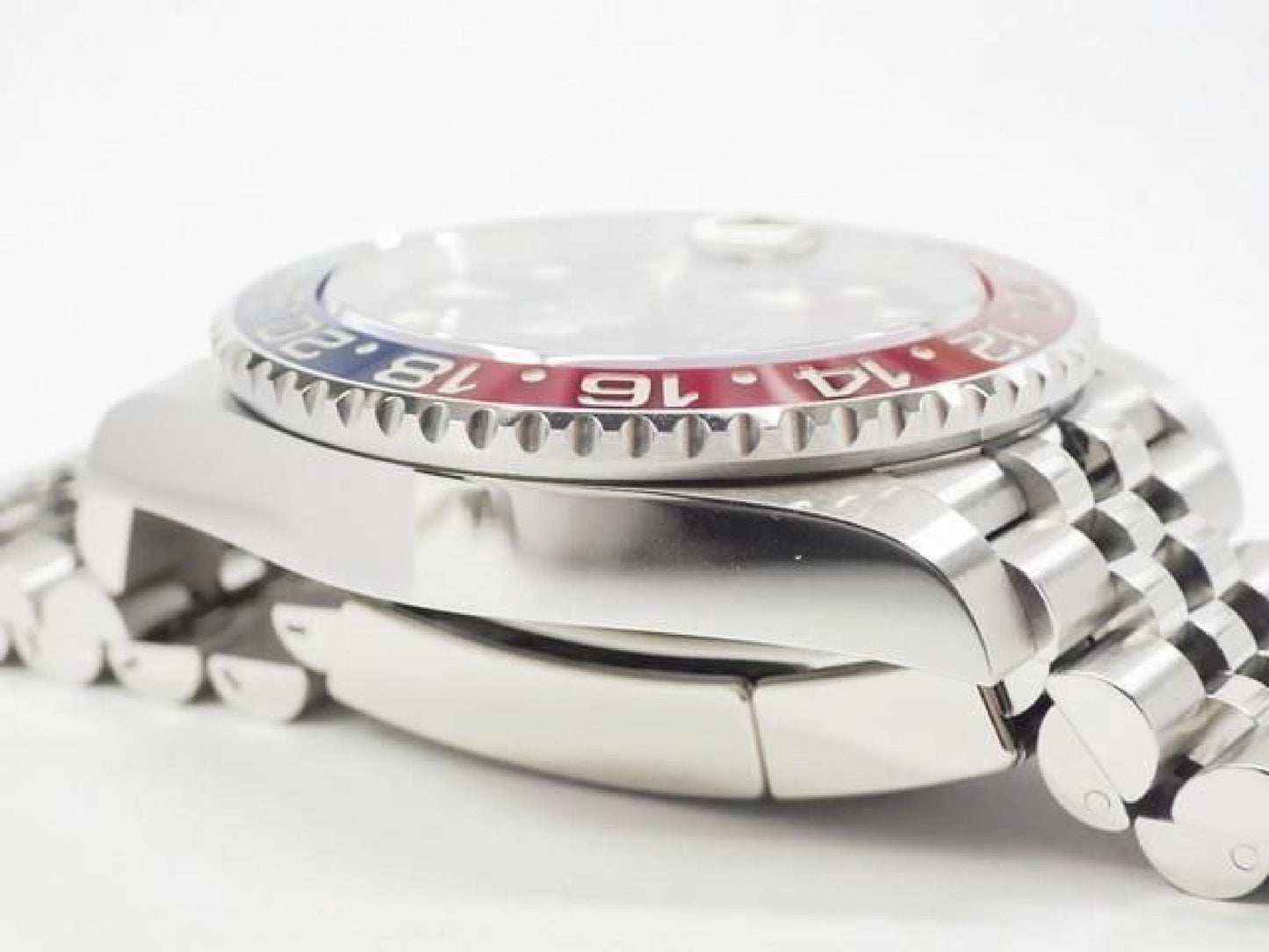 ROLEX GMT MasterII mit rot-blauer Lünette, Jubilee-Armband, Modell 126710BLRO, Baujahr '22, Herren, Seriennummer 191676704, hannari-shop
