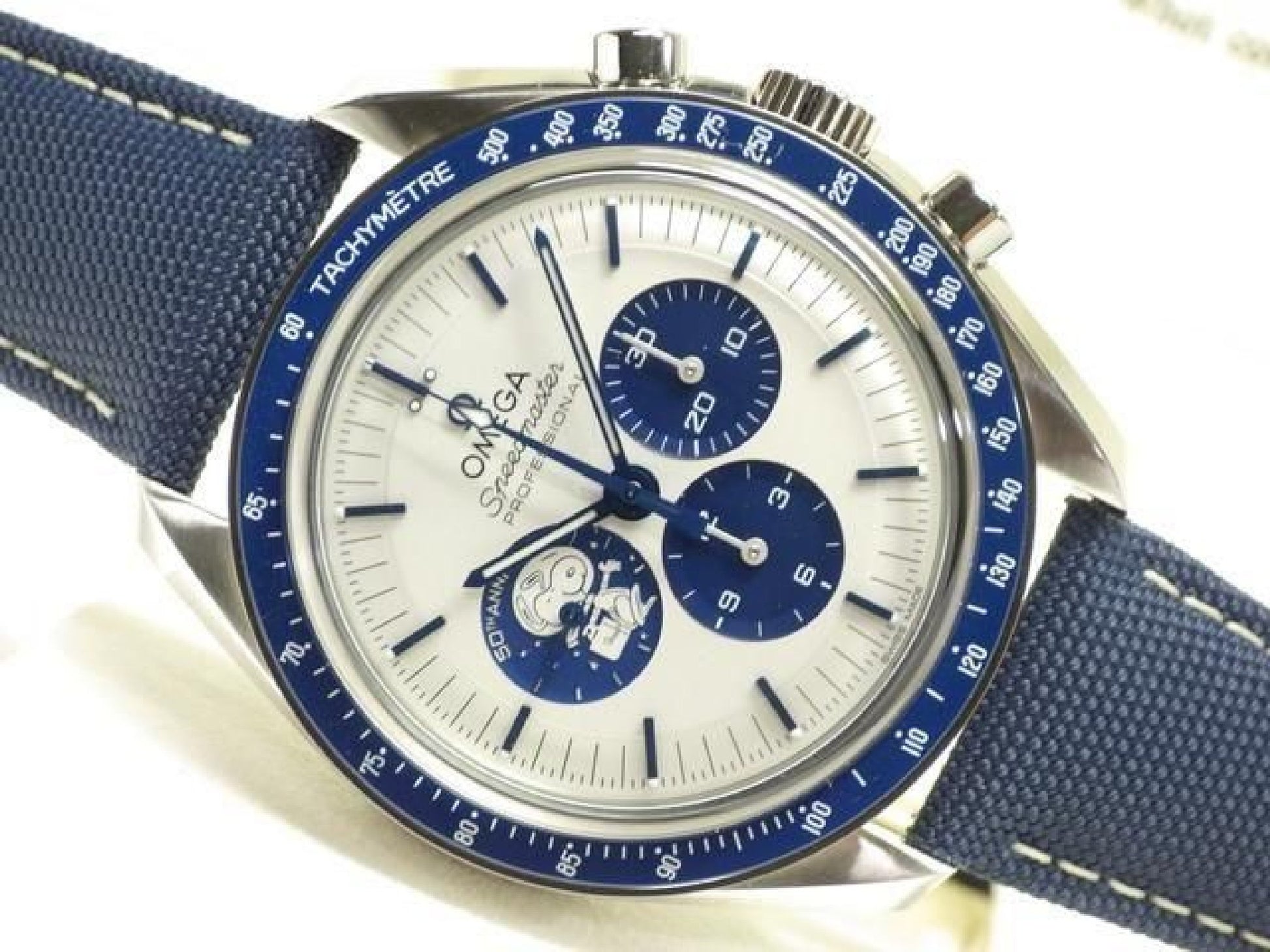 OMEGA Speedmaster silber Snoopy Award 50-Jubiläumsmodell 310.32.42.50.02.001 '26 gekauft unbenutzt Herrenuhr 192952015 hannari-shop