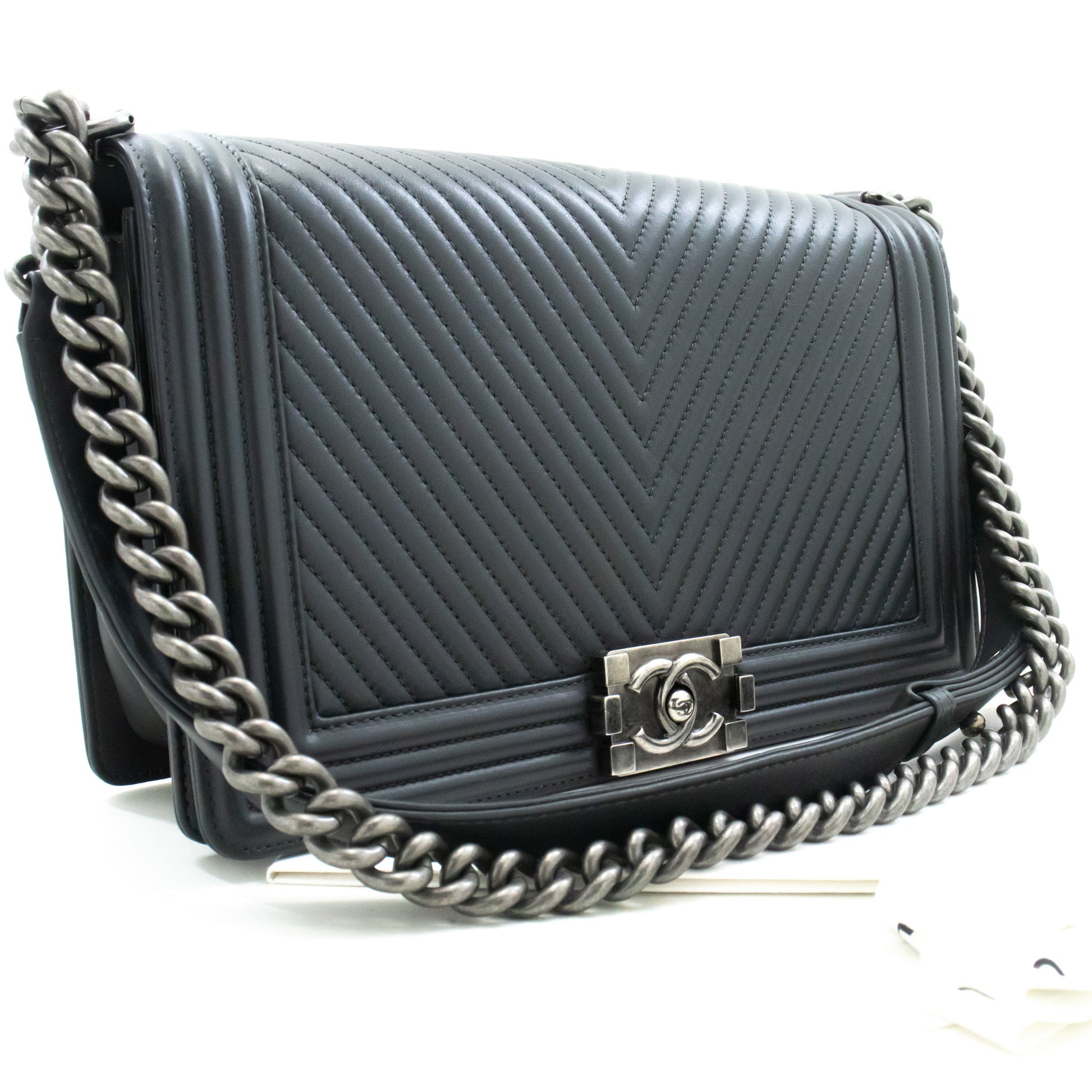 CHANEL Boy Dunkelgraue V-Steppkette Schultertasche Gestepptes Klappfach n41 hannari-shop