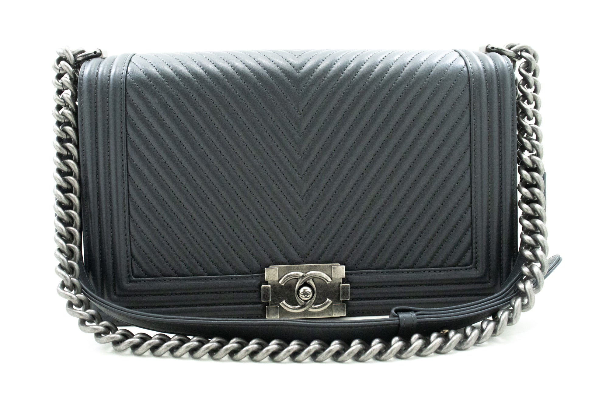 CHANEL Boy Dunkelgraue V-Steppkette Schultertasche Gestepptes Klappfach n41 hannari-shop
