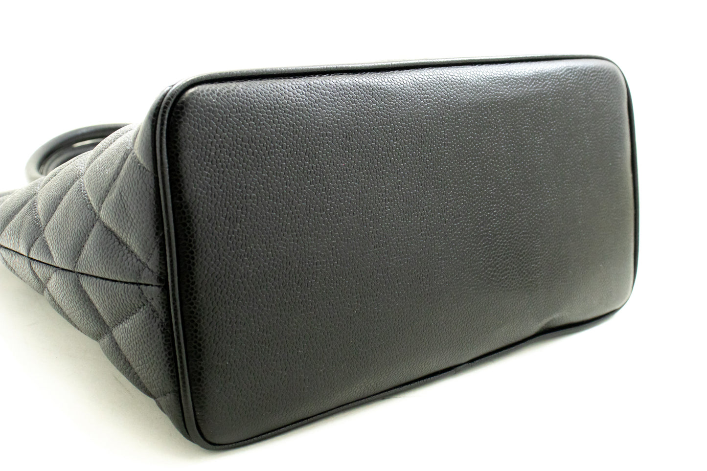 CHANEL Schultertasche aus silberner Medaillon-Caviar-Leder, Einkaufstasche, Schwarz, SV n42 hannari-shop