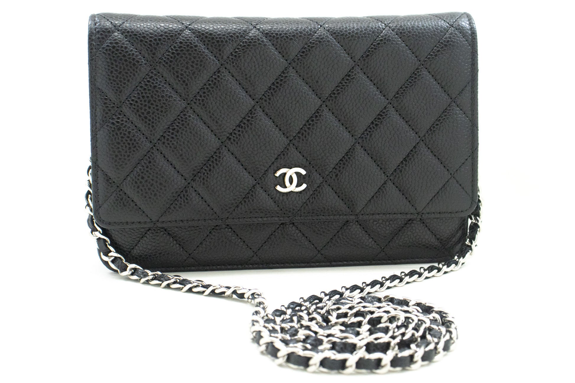 CHANEL Geldbörse mit Kette WOC aus genarbtem Kalbsleder, schwarze Schultertasche p60 hannari-shop