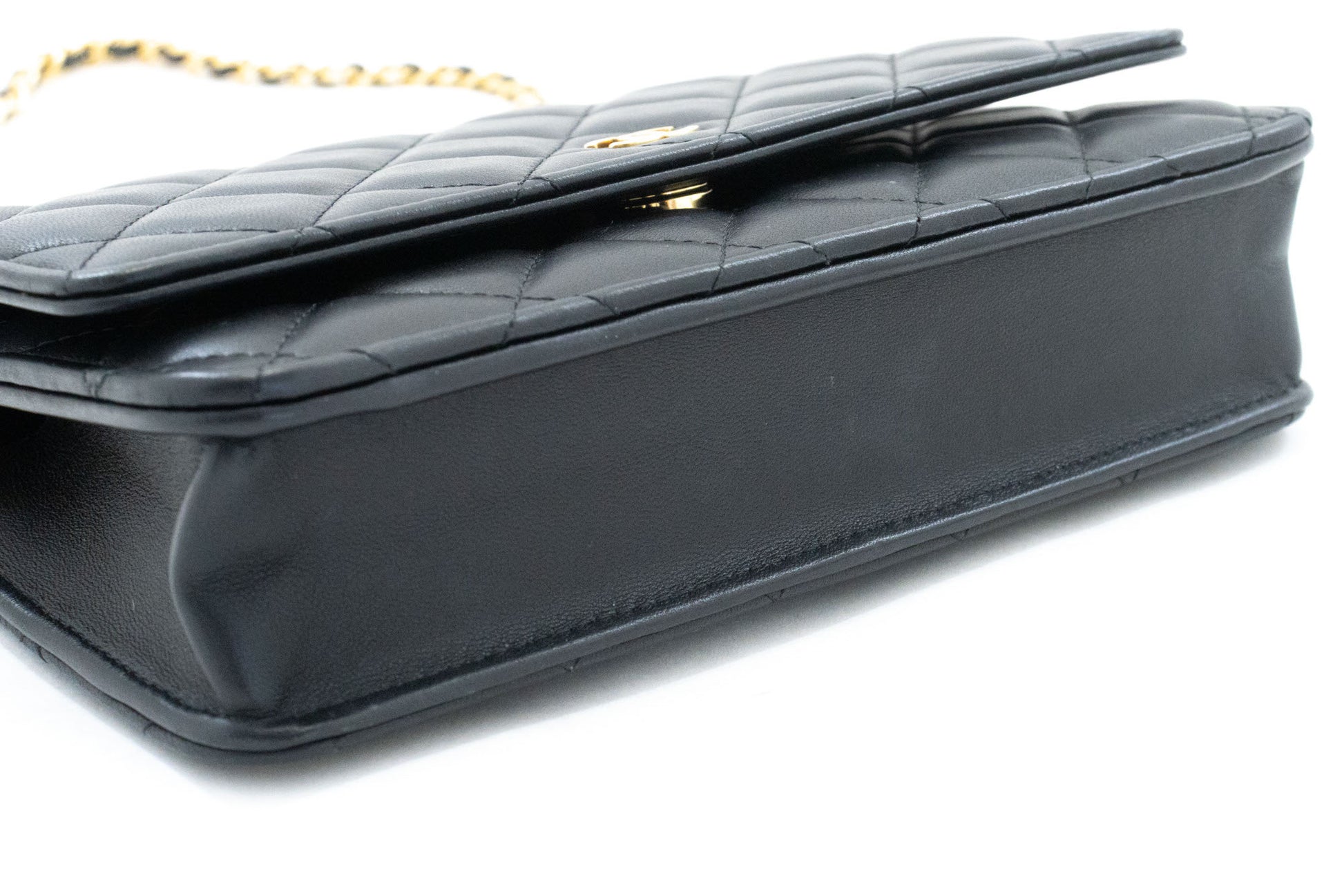 CHANEL Schwarze Classic Wallet On Chain WOC Schultertasche Crossbody ae8 hannari-shop