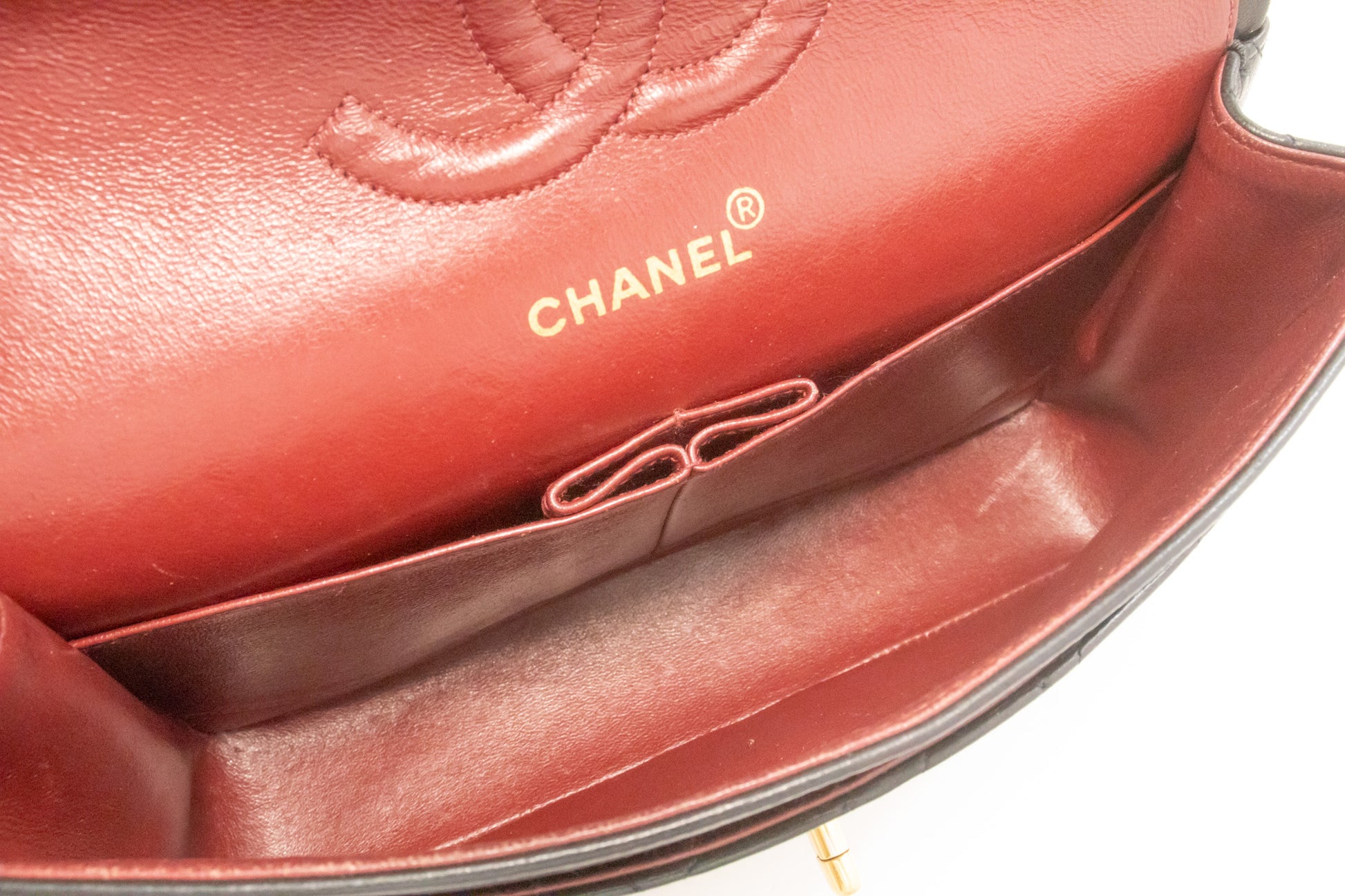 CHANEL Classic Double Flap 10" Kettenschultertasche aus schwarzem Lammleder am3 hannari-shop