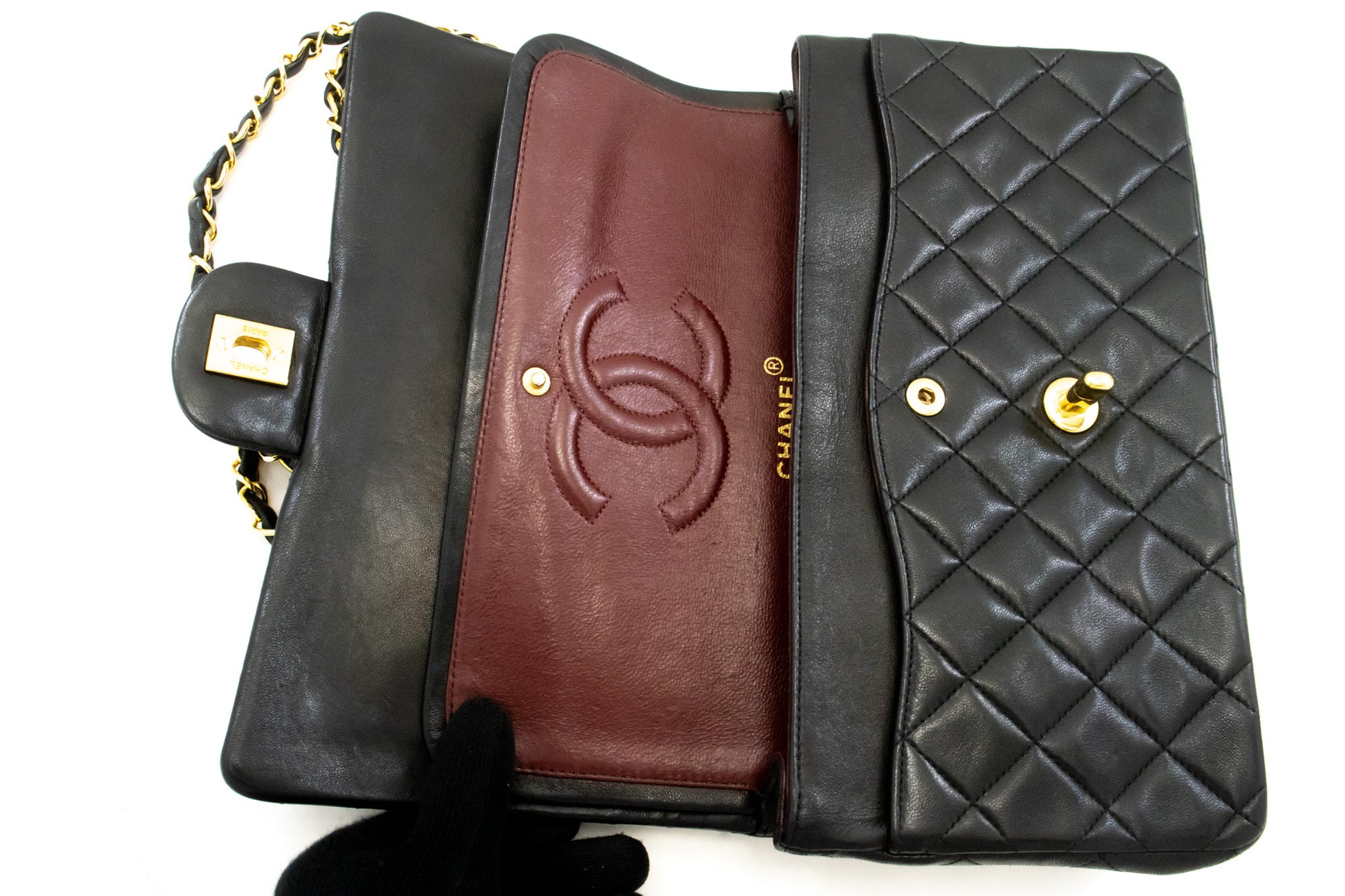 CHANEL Classic Double Flap 10" Kettenschultertasche aus schwarzem Lammleder am3 hannari-shop