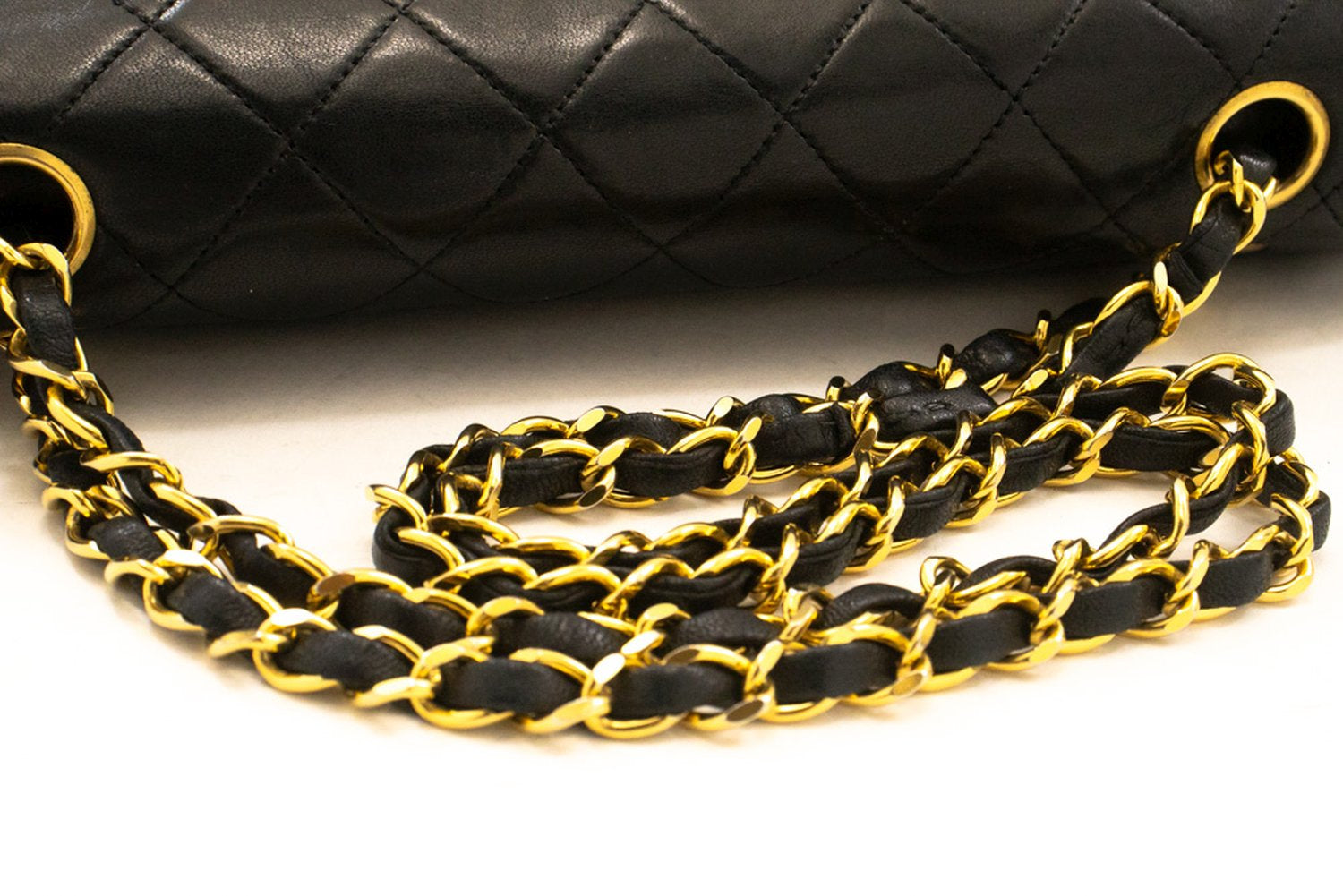 CHANEL Classic Double Flap 10" Kettenschultertasche aus schwarzem Lammleder am2 hannari-shop
