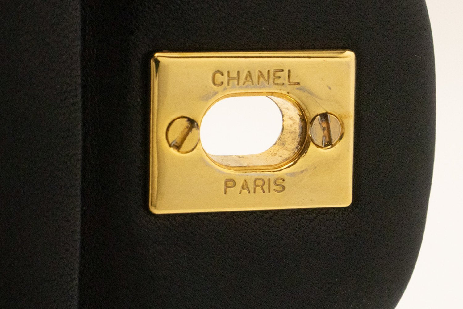 CHANEL Classic Double Flap 10" Kettenschultertasche aus schwarzem Lammleder am2 hannari-shop