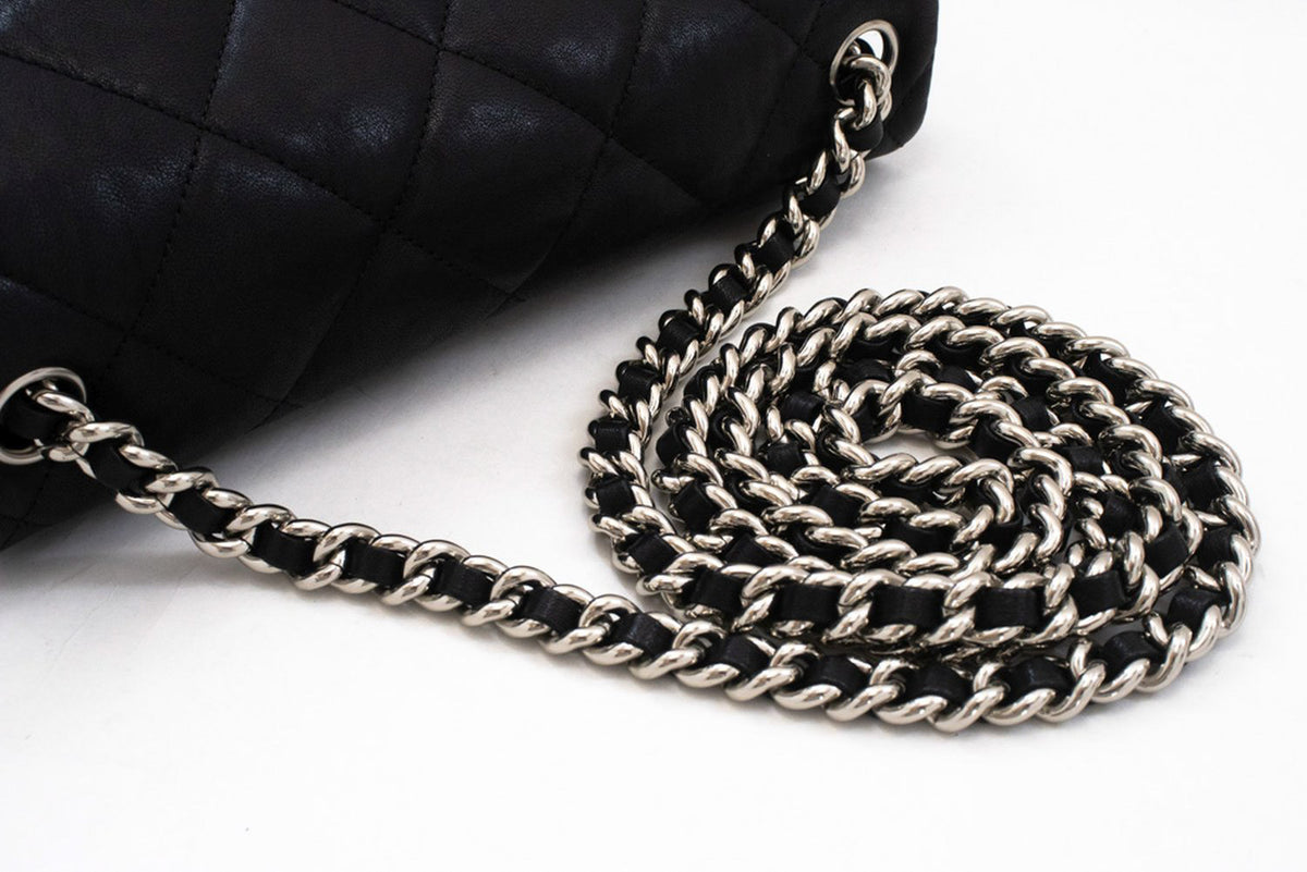 CHANEL Chain Around Schultertasche Crossbody Schwarz Kalbsleder ap9 — Klappe geöffnet hannari-shop