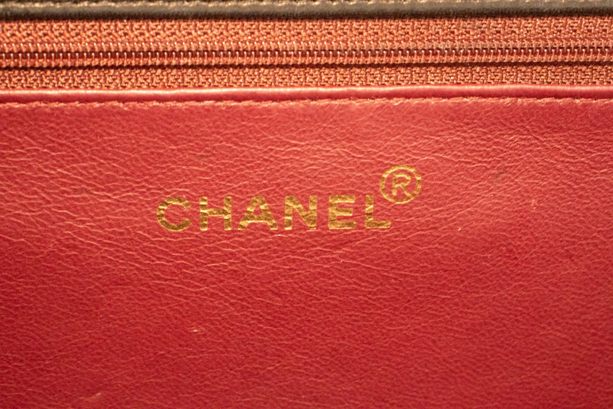 CHANEL Full Flap Ketten-Umhängetasche Clutch Schwarz Stepp-Lammleder ao5 hannari-shop