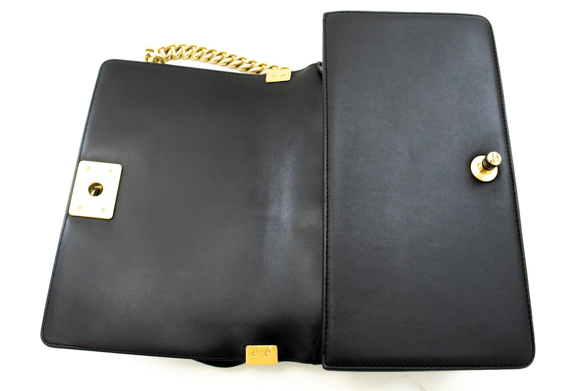 CHANEL Boy Chain Schultertasche Schwarz Gepolstertes Klappfach Lammleder n46 hannari-shop
