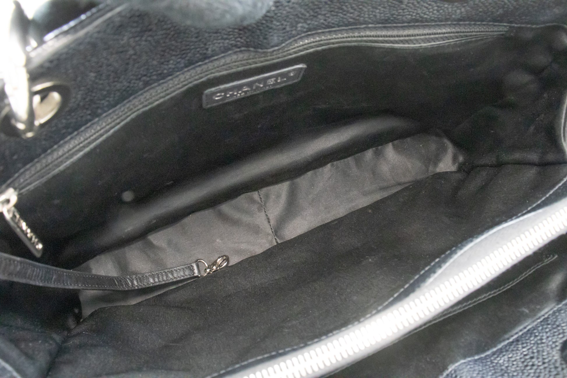 CHANEL Caviar GST 13" Grand Shopping Tote Kettenschultertasche Schwarz n38 hannari-shop