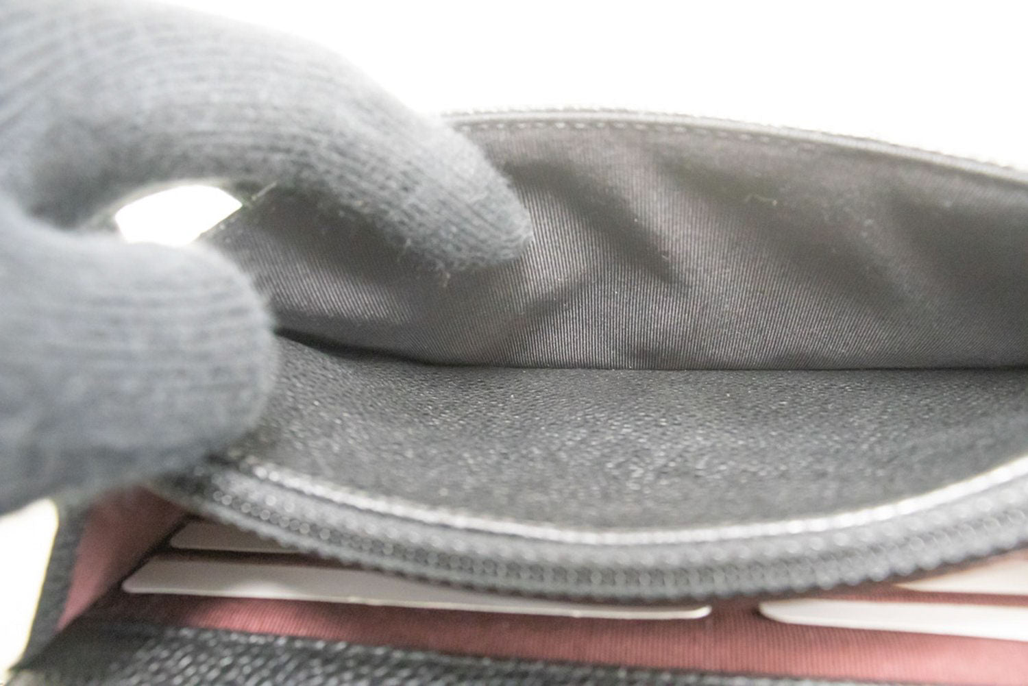 CHANEL Geldbörse mit Kette WOC aus genarbtem Kalbsleder, schwarze Schultertasche p60 hannari-shop