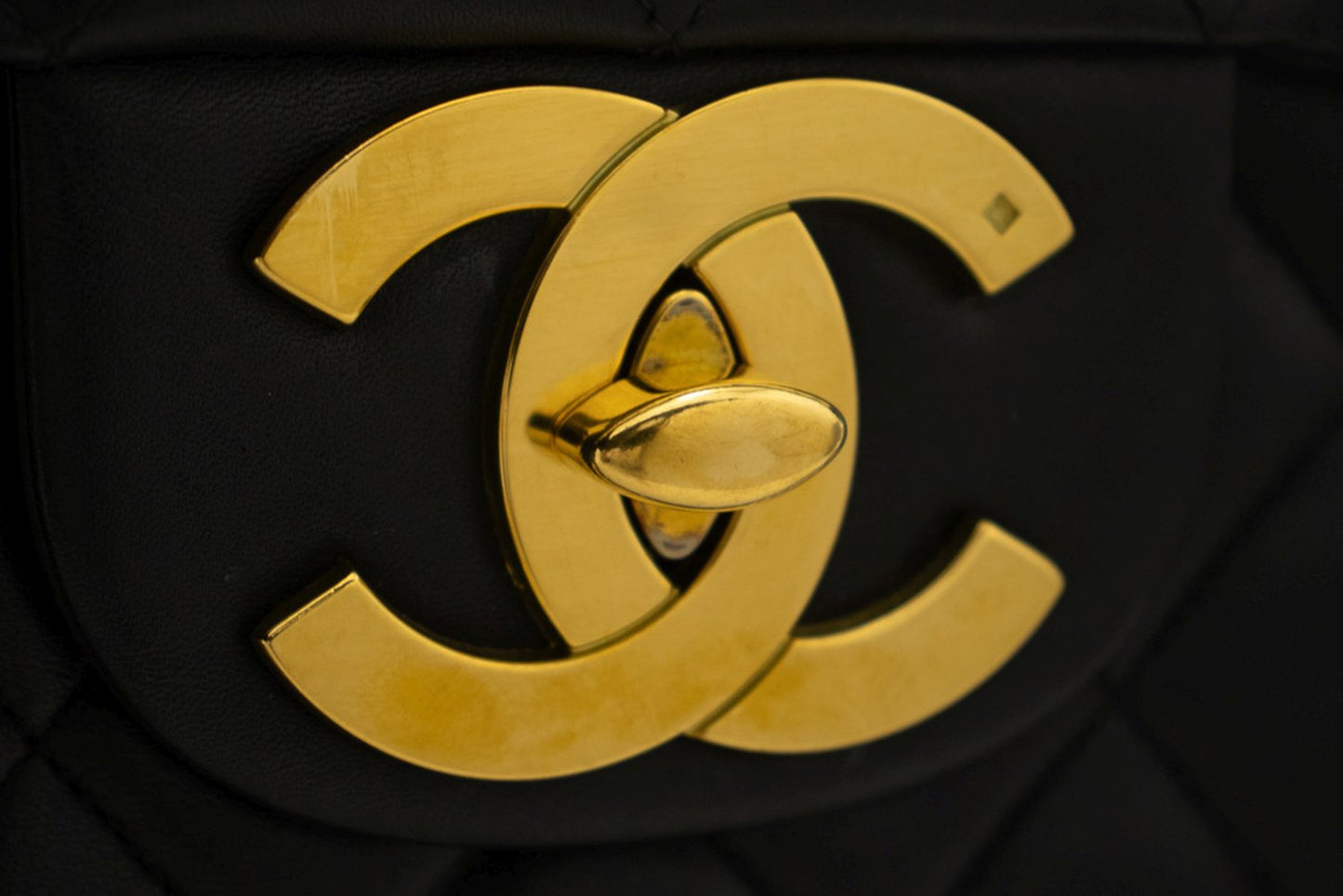 CHANEL Klassische große 13" Umhängetasche mit Umhängekette und schwarzer Lammhaut j74
