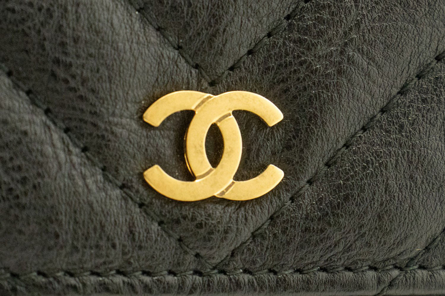 CHANEL V-Stitch Geldbörse aus Kalbsleder mit Kette WOC Umhängetasche ab2 hannari-shop