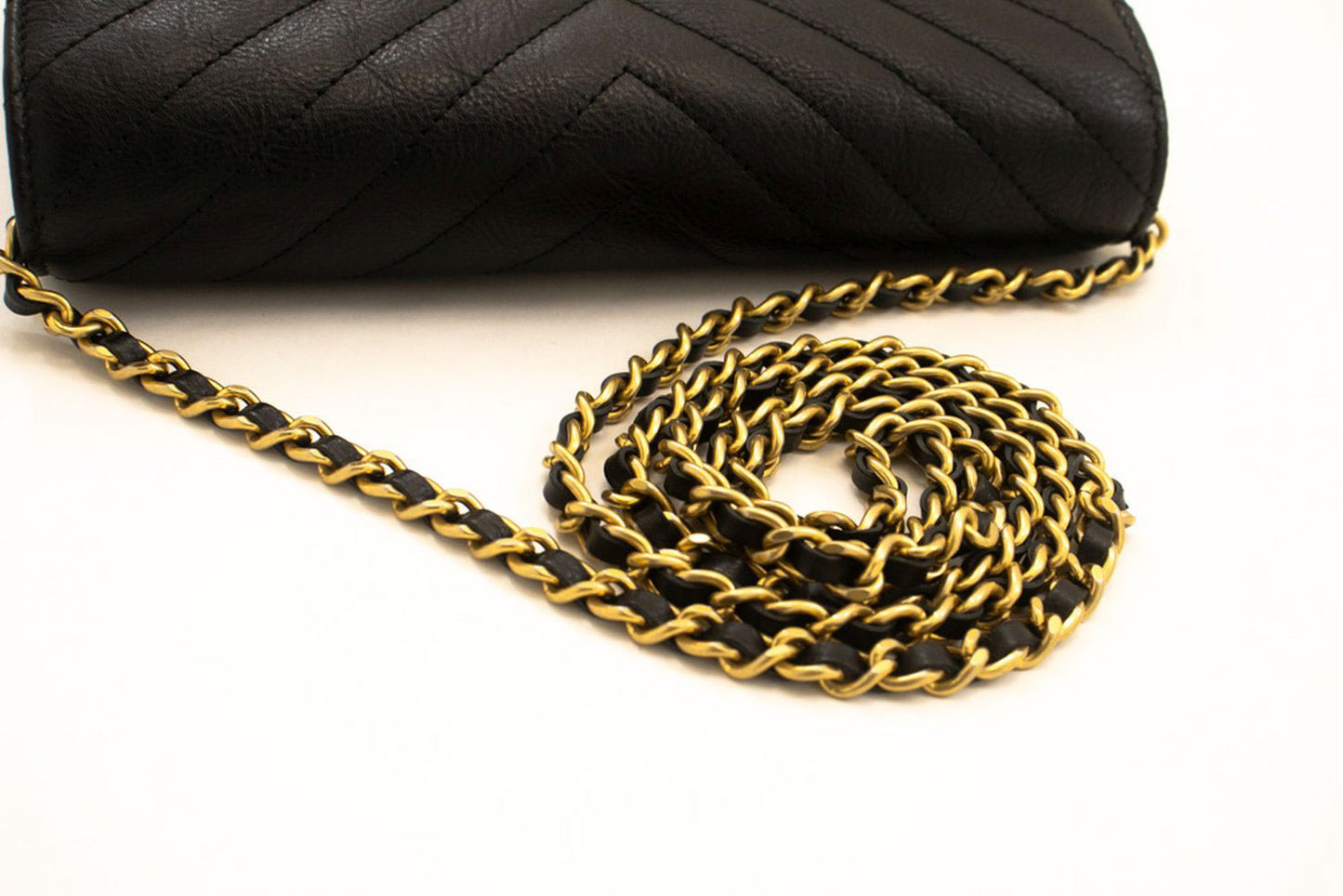 CHANEL V-Stitch Geldbörse aus Kalbsleder mit Kette WOC Umhängetasche ab2 hannari-shop