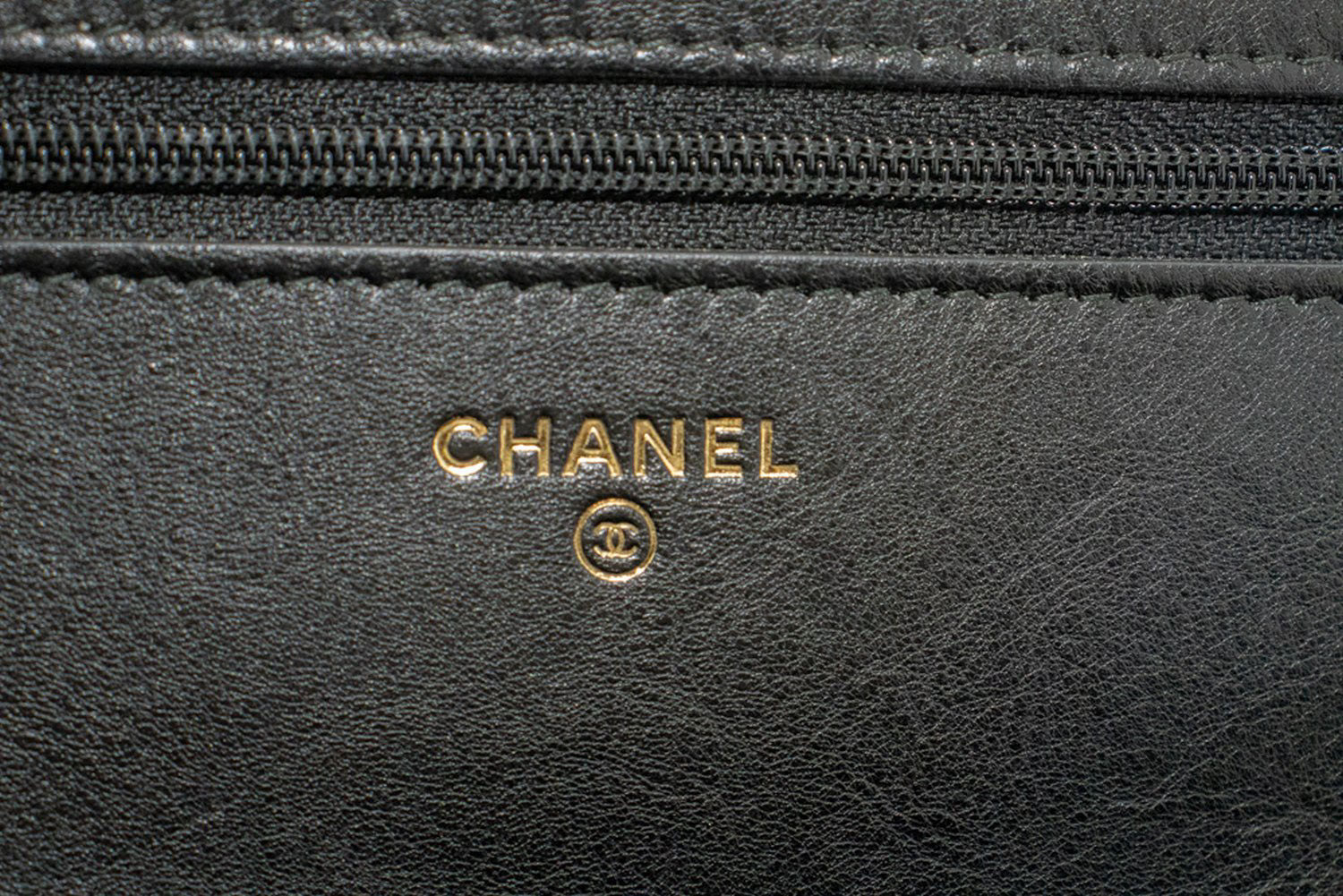 CHANEL V-Stitch Geldbörse aus Kalbsleder mit Kette WOC Umhängetasche ab2 hannari-shop