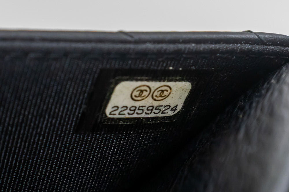 CHANEL V-Stitch Geldbörse aus Kalbsleder mit Kette WOC Umhängetasche ab2 hannari-shop