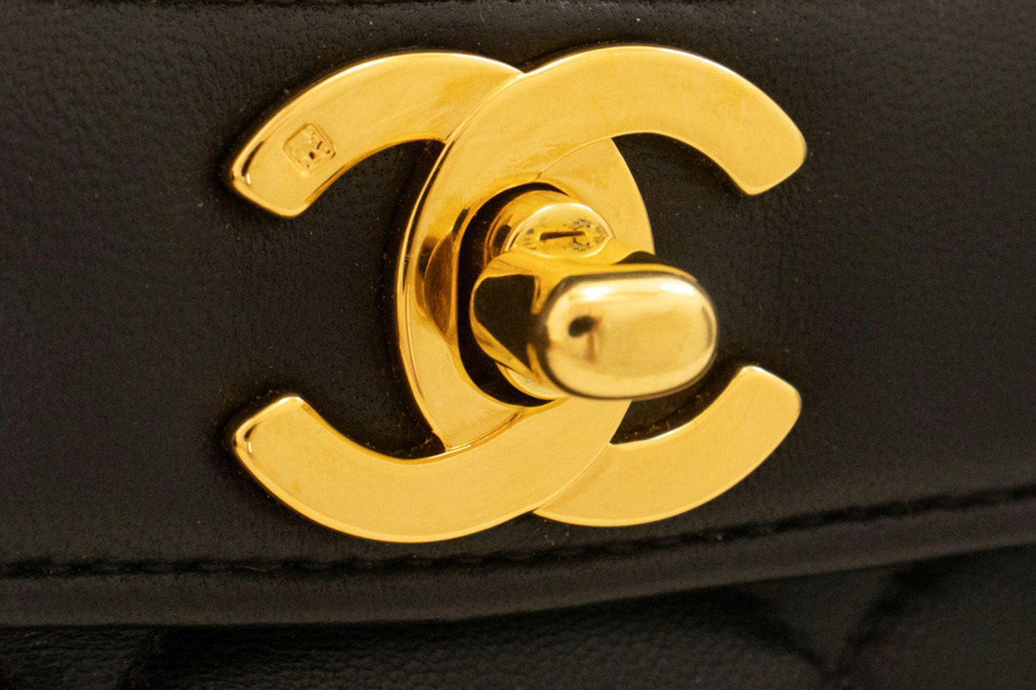 CHANEL Diana Flap Chain Schultertasche Schwarz Stepp-Lammleder ai3 hannari-shop