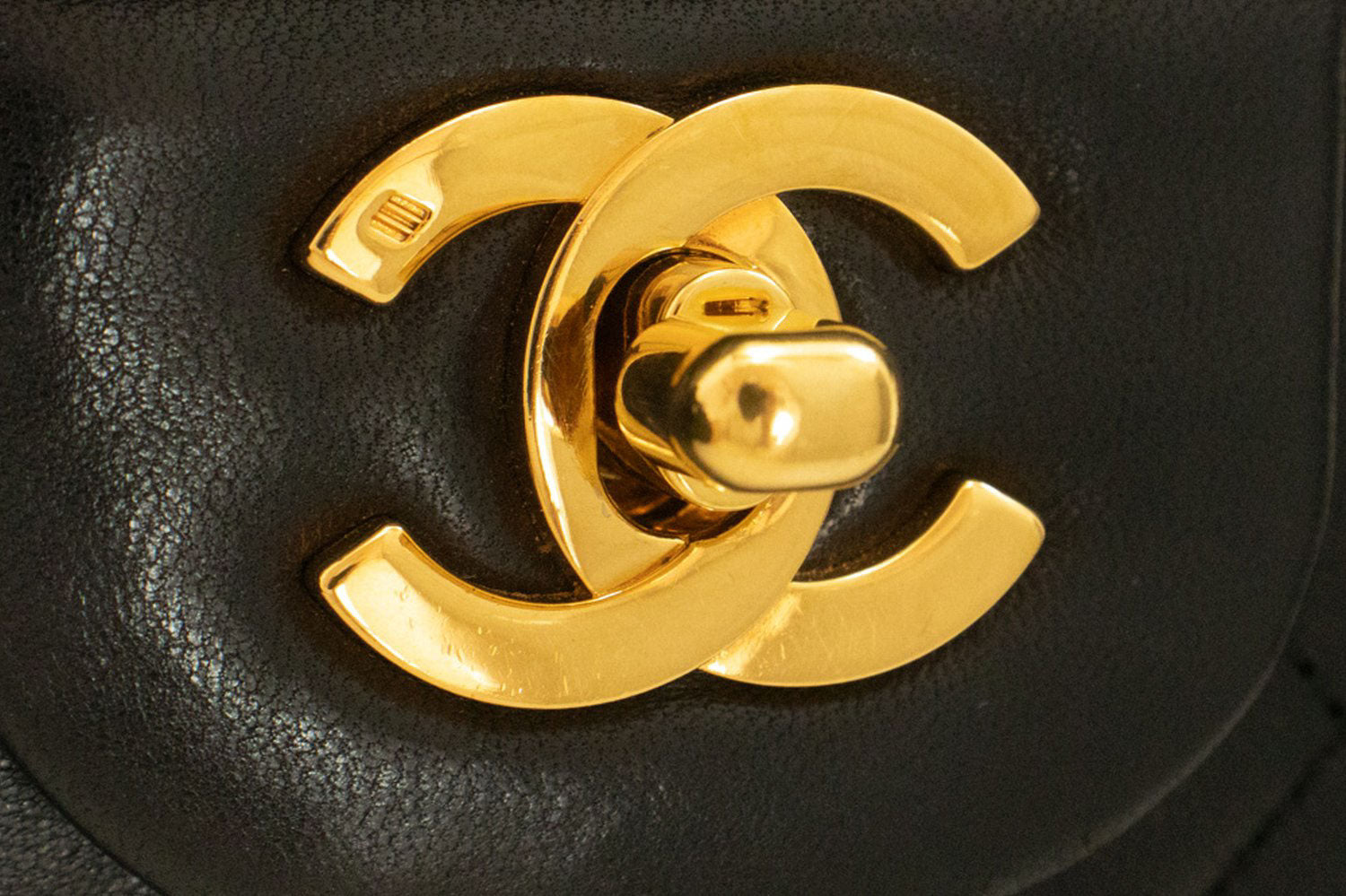 CHANEL Classic Double Flap 10" Kettenschultertasche Schwarz Lammleder ah7 hannari-shop