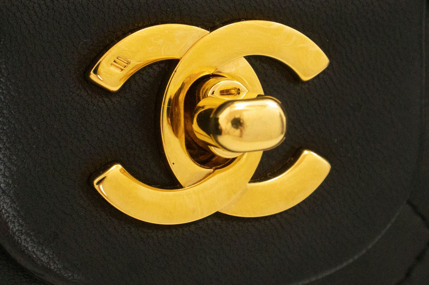 CHANEL Classic Double Flap 10" Kettenschultertasche Schwarz Lammleder ak3 hannari-shop
