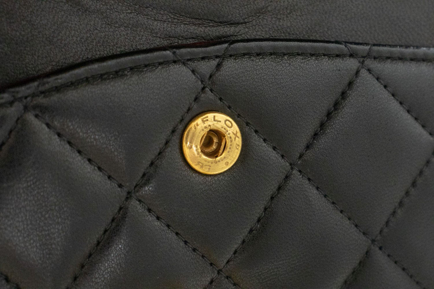 CHANEL Classic Double Flap 10" Chain Schultertasche Schwarz Lammleder aj8 hannari-shop