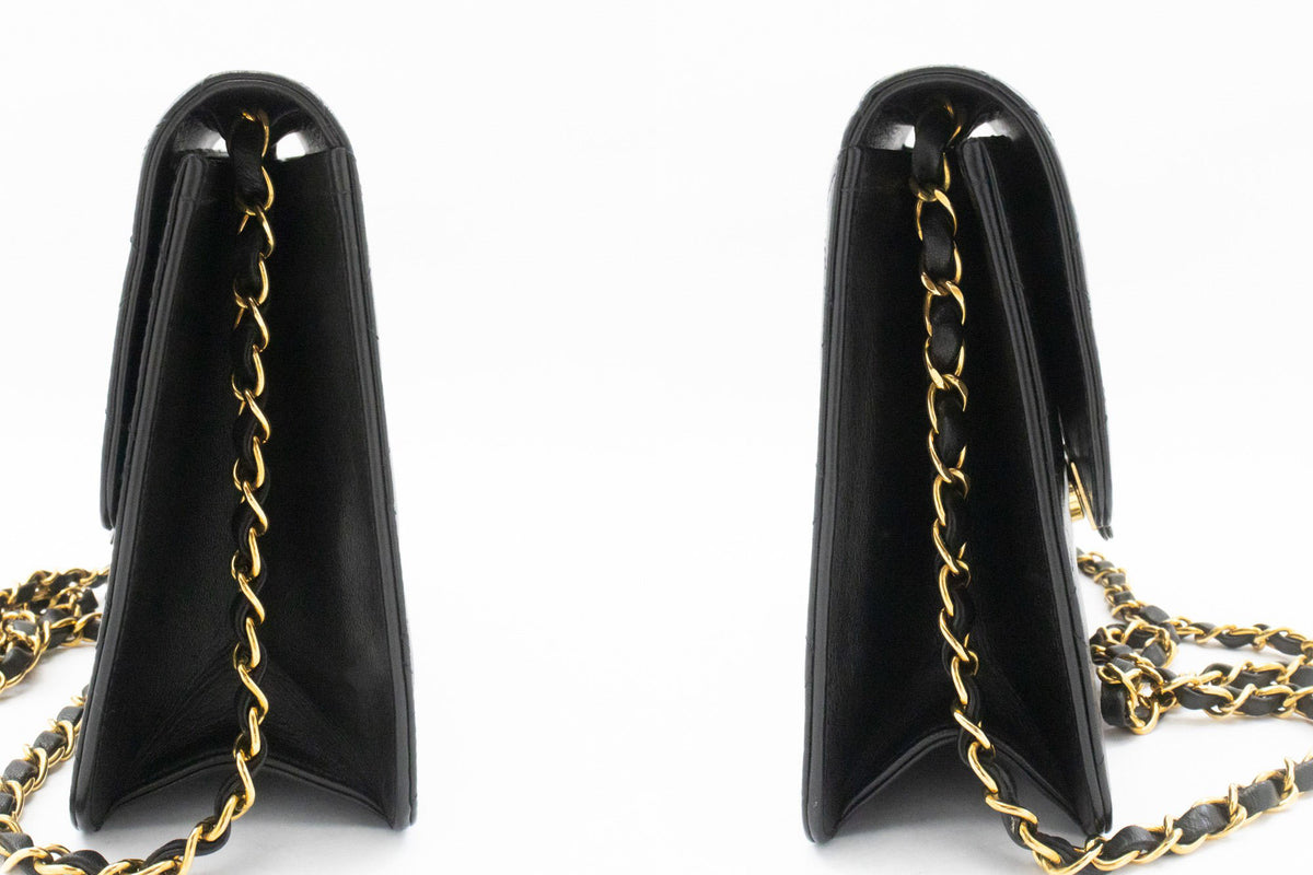 CHANEL Kleine Ketten-Umhängetasche Clutch Schwarz Gestepptes Klappmodell Lammleder ao7 — Seite hannari-shop