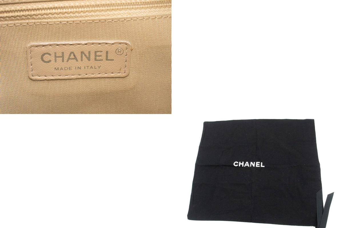 CHANEL Chain Around Schultertasche Crossbody Schwarz Kalbsleder ap9 — CHANEL-Logo im Inneren hannari-shop