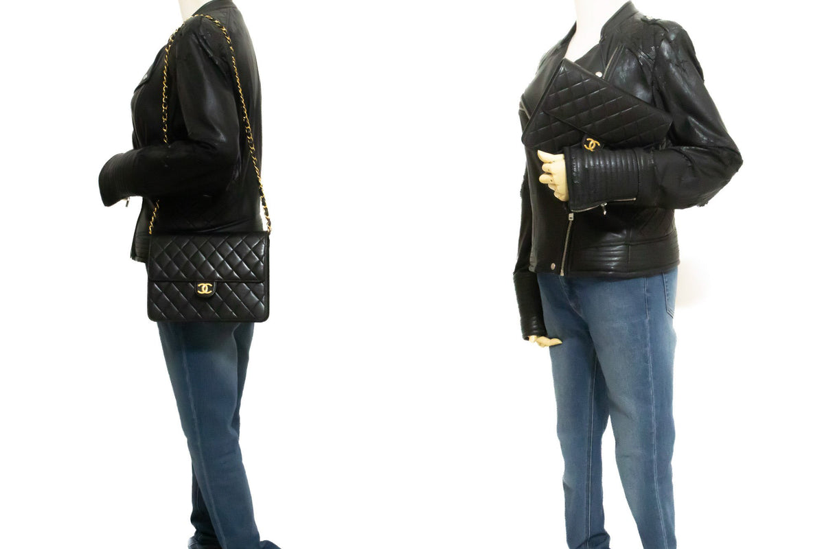 CHANEL Kleine Ketten-Umhängetasche Clutch Schwarz Steppung Überschlag Lammleder ao8 — am Mannequin hannari-shop