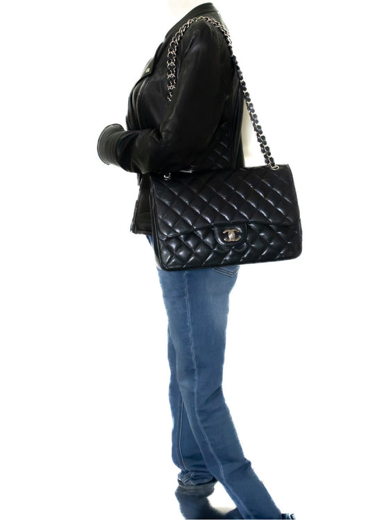 CHANEL Schultertasche Large Chain aus genarbtem Kalbsleder mit W-Flap SV Classic L06 hannari-shop