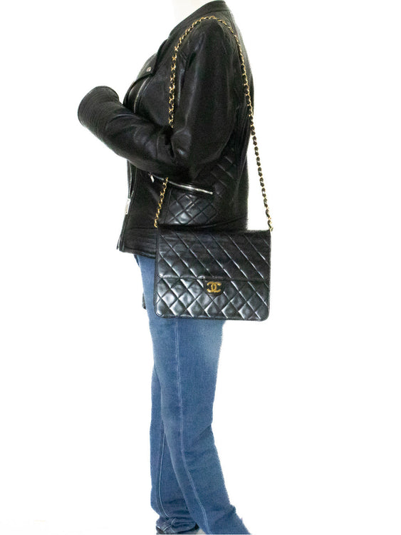 CHANEL Kleine Chain Shoulder Bag Clutch Schwarz Gesteppt Klappe Lammleder j60 hannari-shop